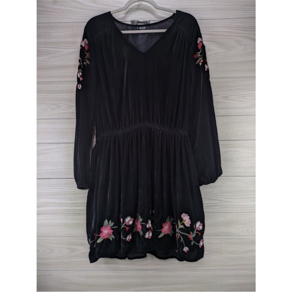 Ana Velvet Embroidery Peasant Dress